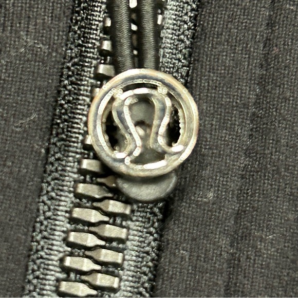 Lululemon Womens 6 Black Daily Practice‎ Jacket EUC - Picture 4 of 7
